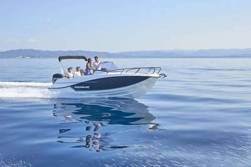 Louer bateau Îles de Lérins, Quicksilver 675 open 200 CV pour 8 personnes au départ de Cannes